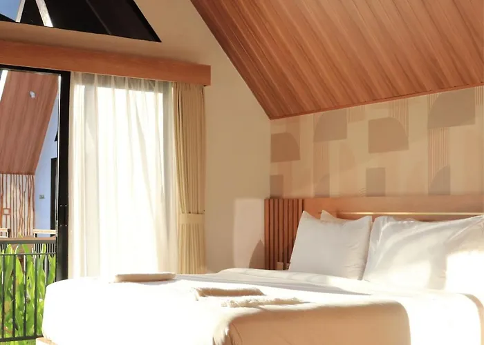 Hotel Padi 4*